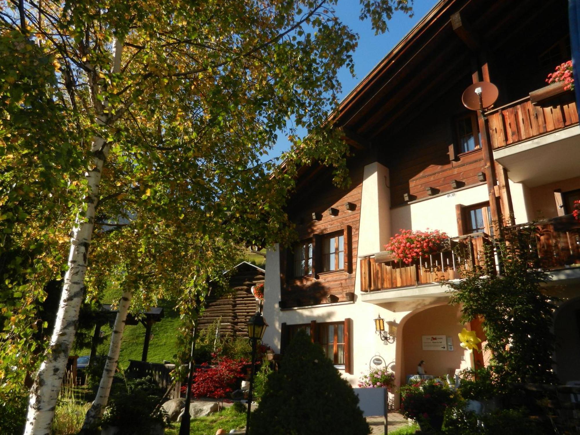 Hotel B&B Casa La Val Sedrun Eksteriør billede